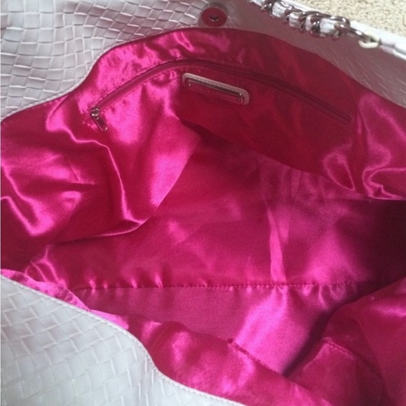 NWT Steve Madden White Woven Faux Leather Tote Chain Strap Width 22”, Length 11” - Picture 9 of 9